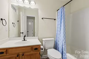 8618 Fox Chase Ln, Charlotte, NC 28269 - Photo 27