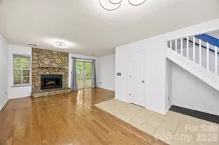 6404 Windsor Gate Ln, Charlotte, NC 28215 - Photo 9