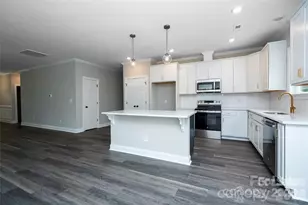 1721 Balfour Ln, Charlotte, NC 28216 - Photo 7