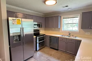 4370 Fellows Ln, Charlotte, NC 28215 - Photo 3