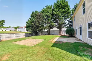 209 Farm Springs Dr, Mount Holly, NC 28120 - Photo 9