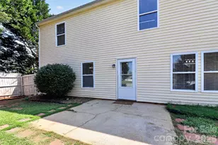 209 Farm Springs Dr, Mount Holly, NC 28120 - Photo 5