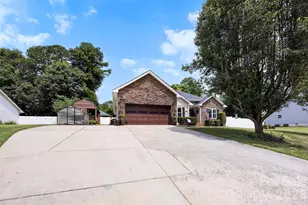 200 Brooks Dr, Stanley, NC 28164 - Photo 3