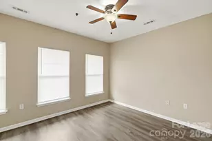 614 E 9th St, Charlotte, NC 28202 - Photo 25