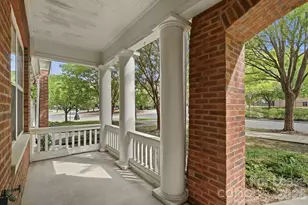 614 E 9th St, Charlotte, NC 28202 - Photo 3
