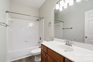 614 E 9th St, Charlotte, NC 28202 - Photo 37