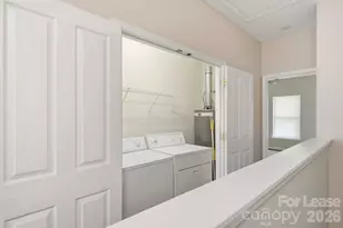 614 E 9th St, Charlotte, NC 28202 - Photo 39