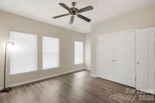 614 E 9th St, Charlotte, NC 28202 - Photo 33