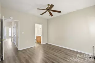614 E 9th St, Charlotte, NC 28202 - Photo 35