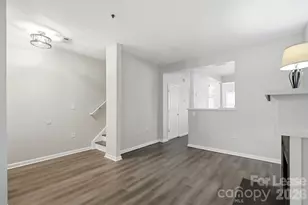 614 E 9th St, Charlotte, NC 28202 - Photo 9
