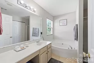 8818 Norway Ct, Charlotte, NC 28269 - Photo 19