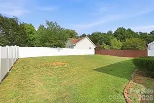 8818 Norway Ct, Charlotte, NC 28269 - Photo 35