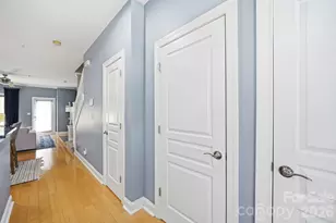 1029 Park West Dr, Charlotte, NC 28209 - Photo 9