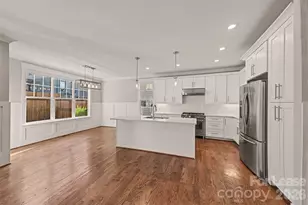 1919 Hamorton Pl, Charlotte, NC 28205 - Photo 11