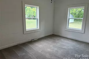 1107 S Meeting St, Statesville, NC 28677 - Photo 13
