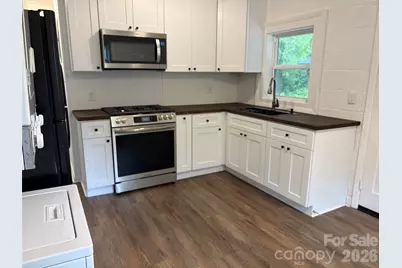 1107 S Meeting Street, Statesville, NC 28677 - Photo 3