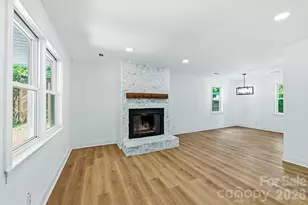 1936 Lakedell Dr, Charlotte, NC 28215 - Photo 17