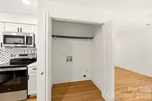 1936 Lakedell Dr, Charlotte, NC 28215 - Photo 13
