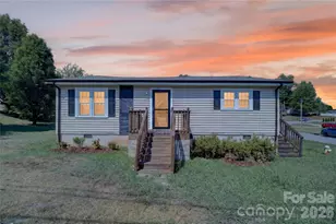 893 7th St Dr SE, Hickory, NC 28602 - Photo 1