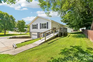 119 E Meadow Ln, Horse Shoe, NC 28742 - Photo 5