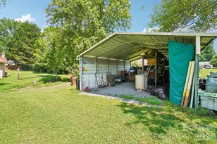 119 E Meadow Ln, Horse Shoe, NC 28742 - Photo 35