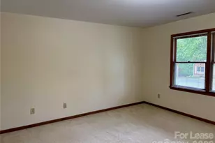 153 Hillcrest Dr, Lincolnton, NC 28092 - Photo 5
