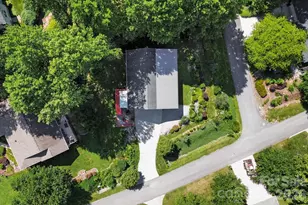 81 Chestnut Ln, Hendersonville, NC 28792 - Photo 15