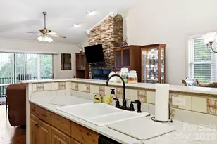 81 Chestnut Ln, Hendersonville, NC 28792 - Photo 23
