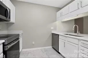 6033 Mary Blair Ln, Charlotte, NC 28214 - Photo 15