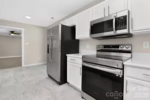 6033 Mary Blair Ln, Charlotte, NC 28214 - Photo 15