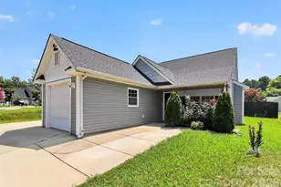 6033 Mary Blair Ln, Charlotte, NC 28214 - Photo 1