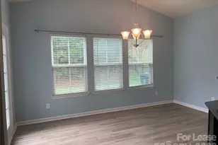 5712 Selkirkshire Rd, Charlotte, NC 28278 - Photo 7