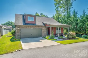 584 Summerfield Pl, Flat Rock, NC 28731 - Photo 3