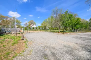 533 Tuckers Grove Rd, Statesville, NC 28625 - Photo 3