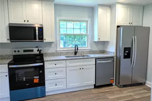 9207 Elgin Dr, Charlotte, NC 28214 - Photo 3
