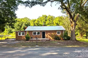 9207 Elgin Dr, Charlotte, NC 28214 - Photo 1