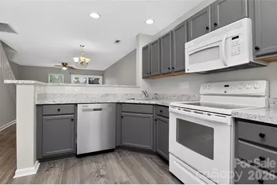 10866 Holly Ridge Boulevard, Charlotte, NC 28216 - Photo 11