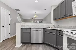 10866 Holly Ridge Blvd, Charlotte, NC 28216 - Photo 13