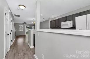 10866 Holly Ridge Blvd, Charlotte, NC 28216 - Photo 5