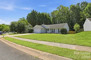 13114 Woodland Farm Dr, Charlotte, NC 28215 - Photo 33