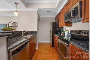 300 W 5th St, Charlotte, NC 28202 - Photo 17