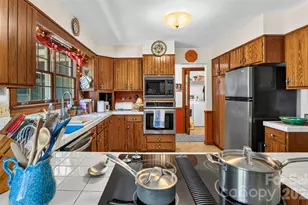 1064 Maplewood Ct, Hendersonville, NC 28791 - Photo 19