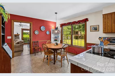 1064 Maplewood Court, Hendersonville, NC 28791 - Photo 17