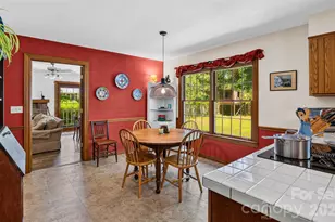 1064 Maplewood Ct, Hendersonville, NC 28791 - Photo 17
