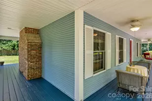 1064 Maplewood Ct, Hendersonville, NC 28791 - Photo 7