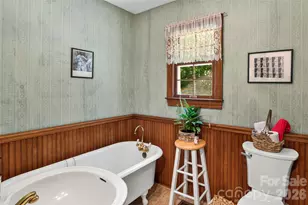 1064 Maplewood Ct, Hendersonville, NC 28791 - Photo 21
