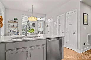 2103 Isom St, Charlotte, NC 28208 - Photo 9