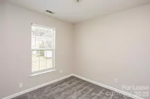 1418 Peach Park Ln, Charlotte, NC 28216 - Photo 9