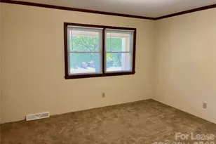 128 Hillcrest Dr, Lincolnton, NC 28092 - Photo 5