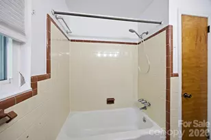3800 Arvin Dr, Charlotte, NC 28269 - Photo 17
